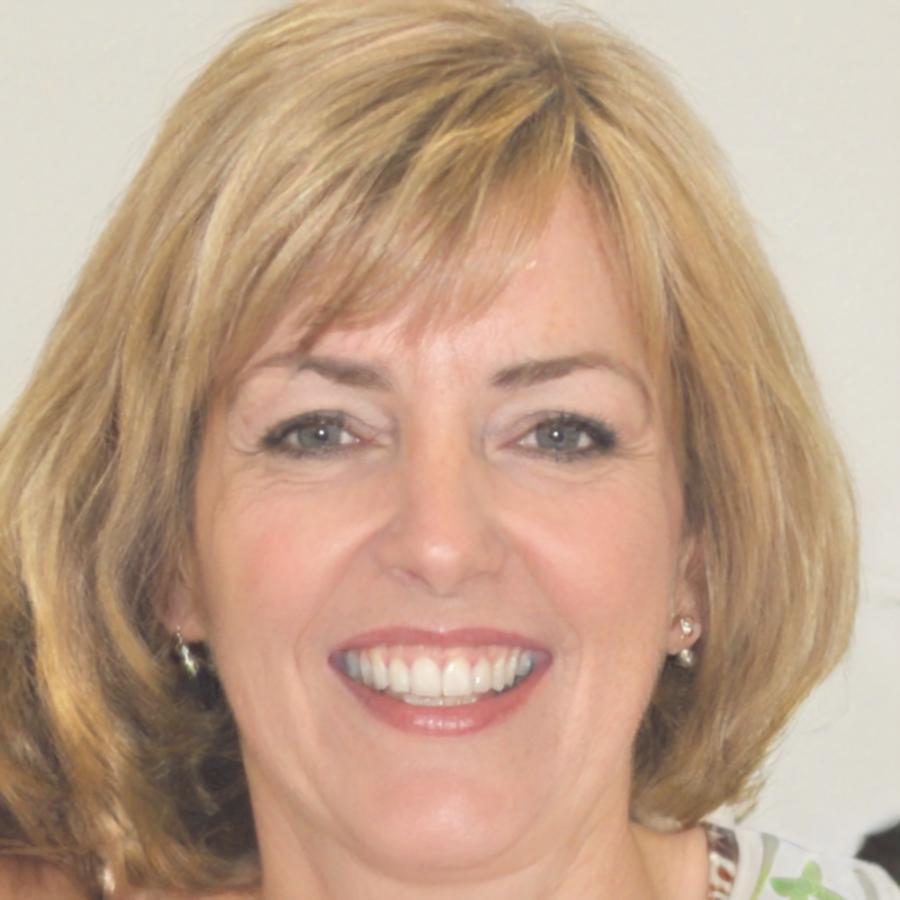 Portrait de Marie Rousseau, spécialiste budgets familiaux